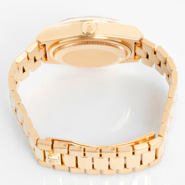 Rolex Oysterquartz Day-Date Men's 18K Gold President Watch 19018