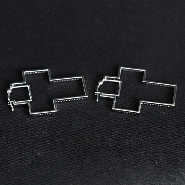 14K White Gold Cross Shaped Hoops 1.32 cts