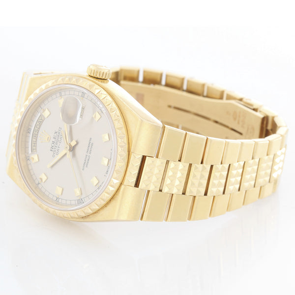 Extremely Rare Rolex Oysterquartz Pyramid 18k Gold Watch 19028