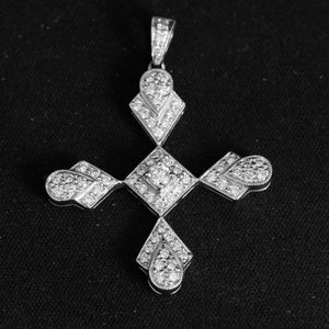 Stunning Sue Gragg 18k White Gold Diamond Cross with Necklace