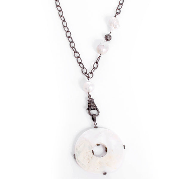 Beautiful Pearl and Diamond Pendant Necklace