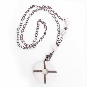 Beautiful Pearl and Diamond Pendant Necklace