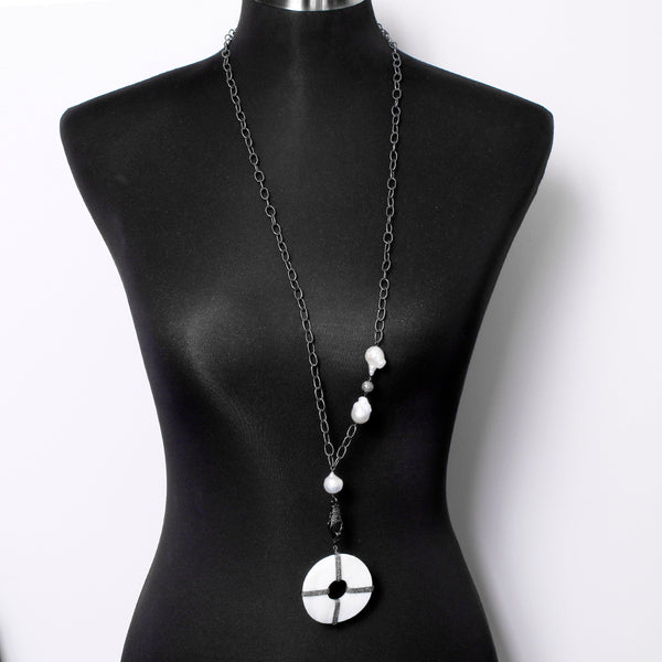 Beautiful Pearl and Diamond Pendant Necklace