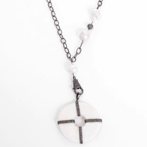 Beautiful Pearl and Diamond Pendant Necklace