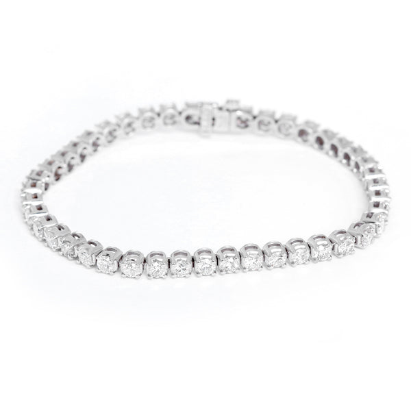 Beautiful White Gold and 6.02 ct. Diamond Tennis Bracelet