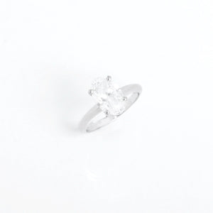Oval Diamond Ring Set in 18K White Gold 2 cts Size 5 3/4