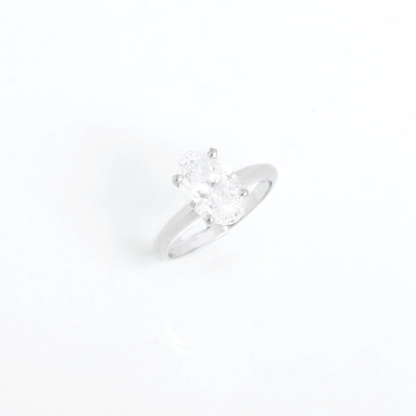Oval Diamond Ring Set in 18K White Gold 2 cts Size 5 3/4