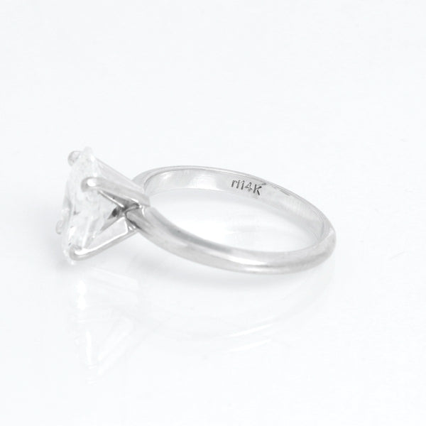 Oval Diamond Ring Set in 18K White Gold 2 cts Size 5 3/4