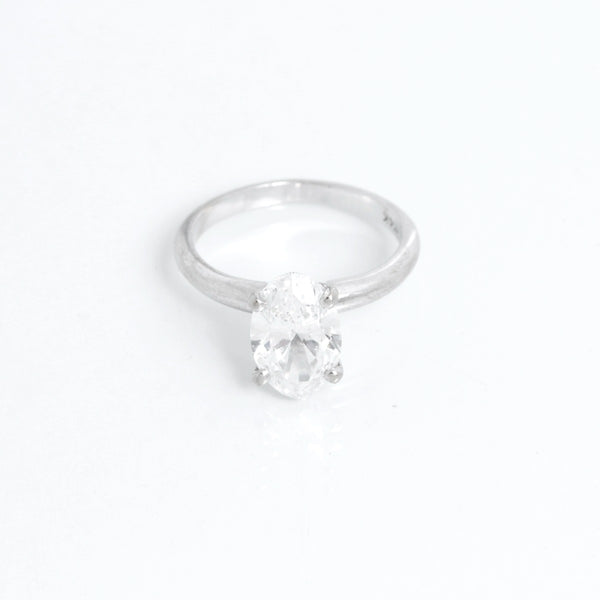 Oval Diamond Ring Set in 18K White Gold 2 cts Size 5 3/4