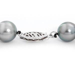 Stunning Tahitian Pearl Necklace with White Gold Clasp
