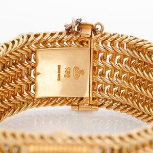 Vintage Ladies 18k Yellow Gold Square Ladies Watch on Mesh Bracelet