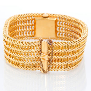 Vintage Ladies 18k Yellow Gold Square Ladies Watch on Mesh Bracelet