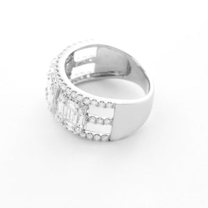 18K White Gold Diamond Band Size 7 3/4