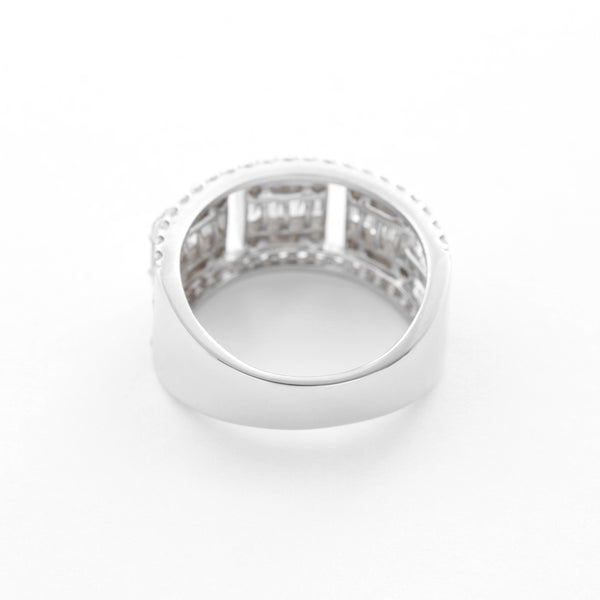 18K White Gold Diamond Band Size 7 3/4