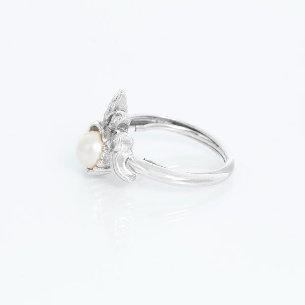 Vintage Avon 1974 Fan Fare Silver Pearl and Crystal Rhinestone Ring Size 5 – Image 2