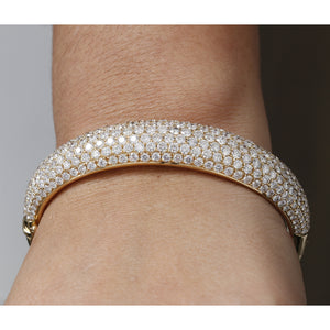 18K Yellow Gold Hinged Diamond Bangle