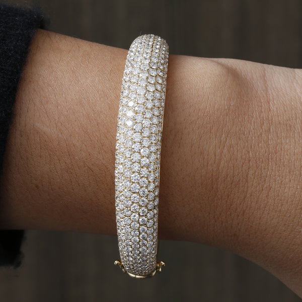 18K Yellow Gold Hinged Diamond Bangle