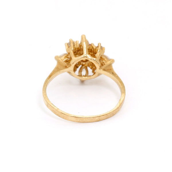 10K Yellow Gold Diamond Flower Ring Size 6.5