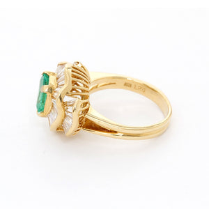 18K Yellow Gold Emerald and Diamond Ring SZ. 6.75