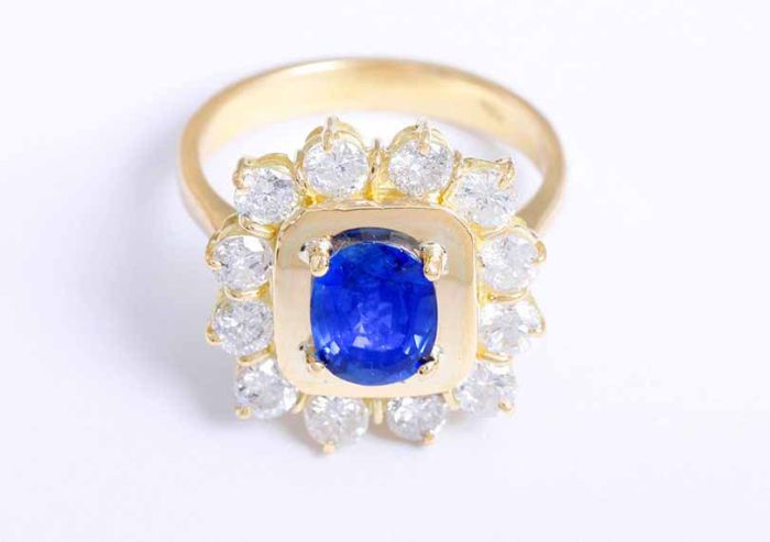 Stunning 18K Gold Blue Sapphire & Diamond Ring Sz.7-3/4 