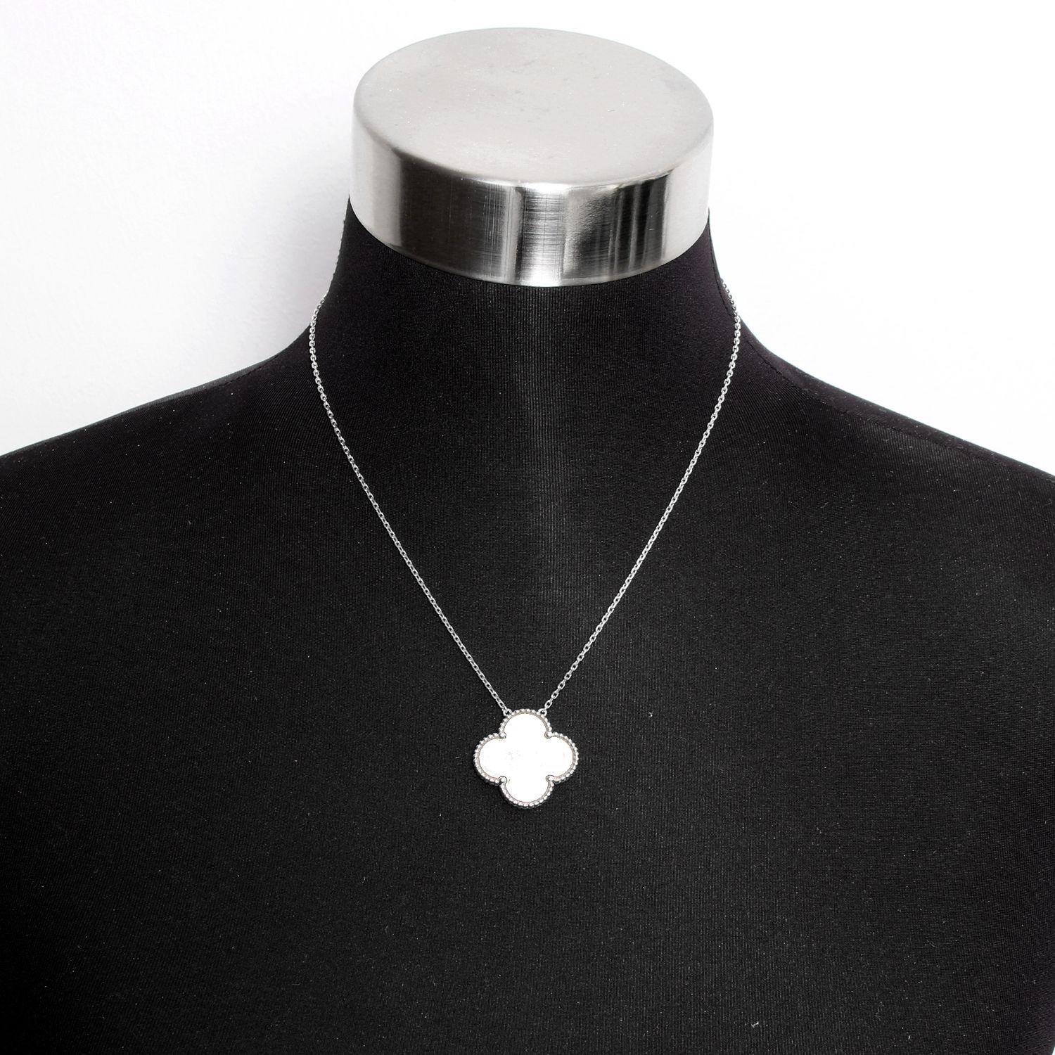 Van Cleef and Arpels Black Mother of Pearl Magic Alhambra Pendant Necklace  For Sale at 1stDibs