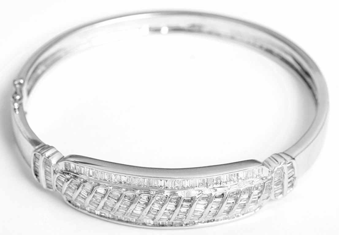 Pass Diamond Tester 16.15CT 5.5mm 925 Sterling Silver Baguette Vvs  Moissanite Iced out Cuff Bangle Bracelet for Men Women - China Bracelet for  Men and Bangles Jewelry Women price | Made-in-China.com