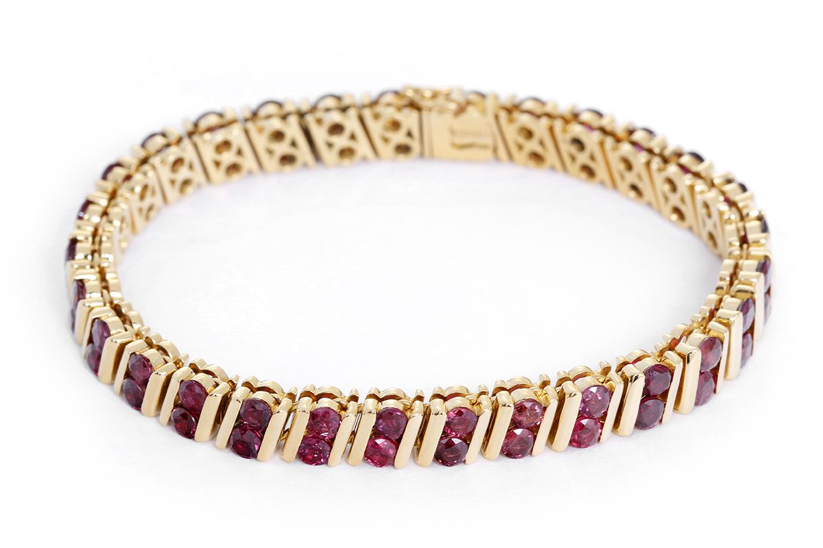 Original Gold Ladies Gold Ruby Bracelet Hallmark Jewellery at Rs 37500.00 |  Karol Bagh | New Delhi | ID: 9828721762