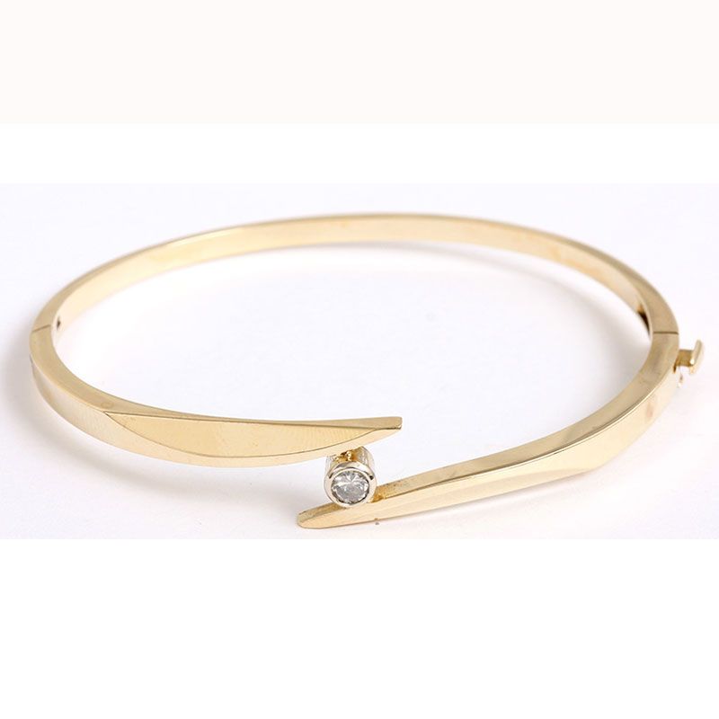 14k Gold & Diamond Bangle Bracelet Hinged with Safety Clasp