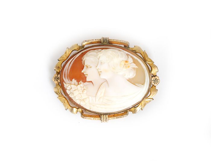 Beautiful 1900s Cameo and Yellow Gold Brooch