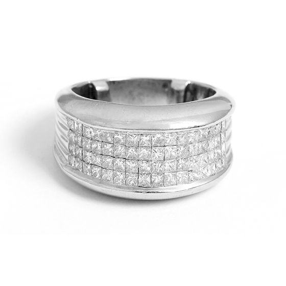 Sparkling 14k White Gold and Diamond Ring