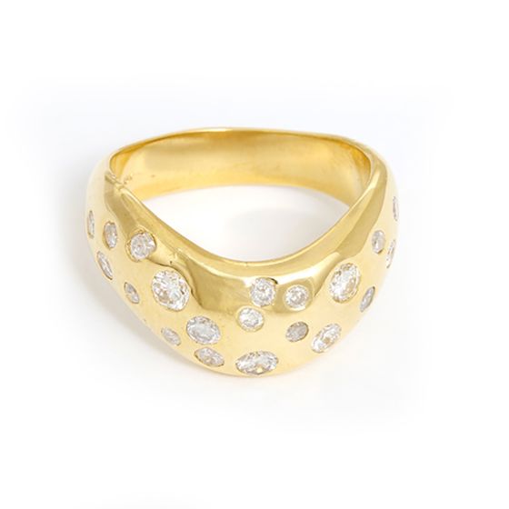 Stunning 18k Yellow Gold Diamond Ring Sz. 9.5