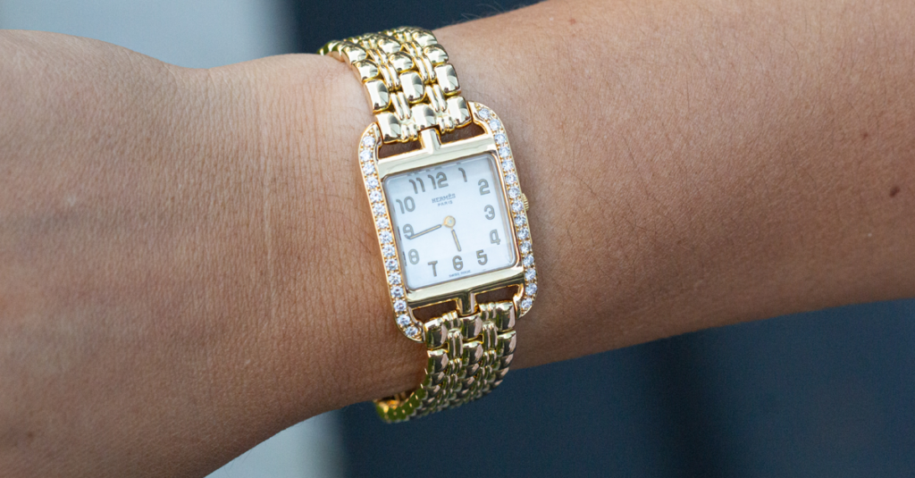 Hermes Cape Cod Ladies watch set in 18K yellow gold and diamonds.